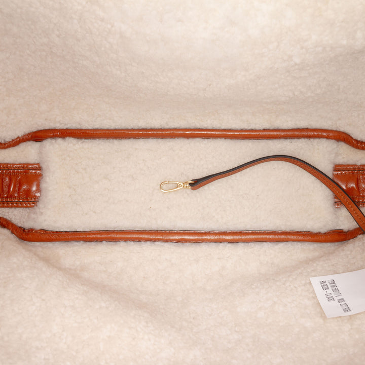 Miu Miu Large Shearling à finitions Cuir de veau Logo Beau Sac bandoulière
