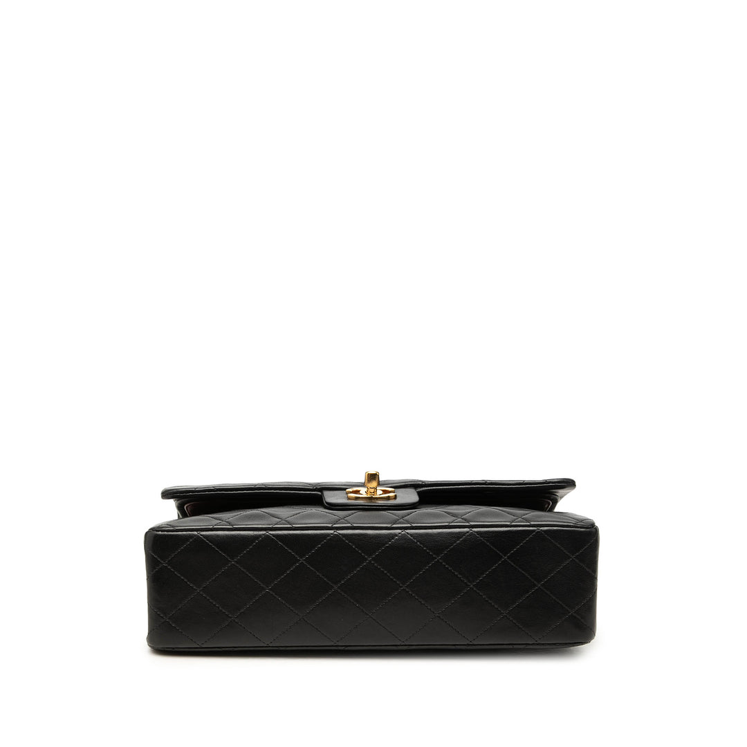 Chanel Sac porté épaule Classic Double rabat Moyen Cuir d'agneau Noir – vue 3 – GABY PARIS