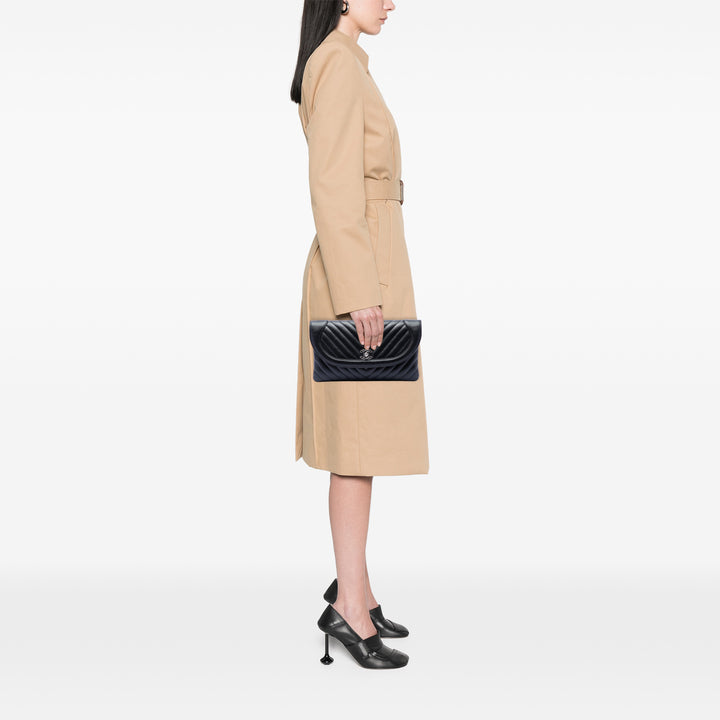 Chanel CC Chevron Rond à rabat Pochette Cuir d'agneau