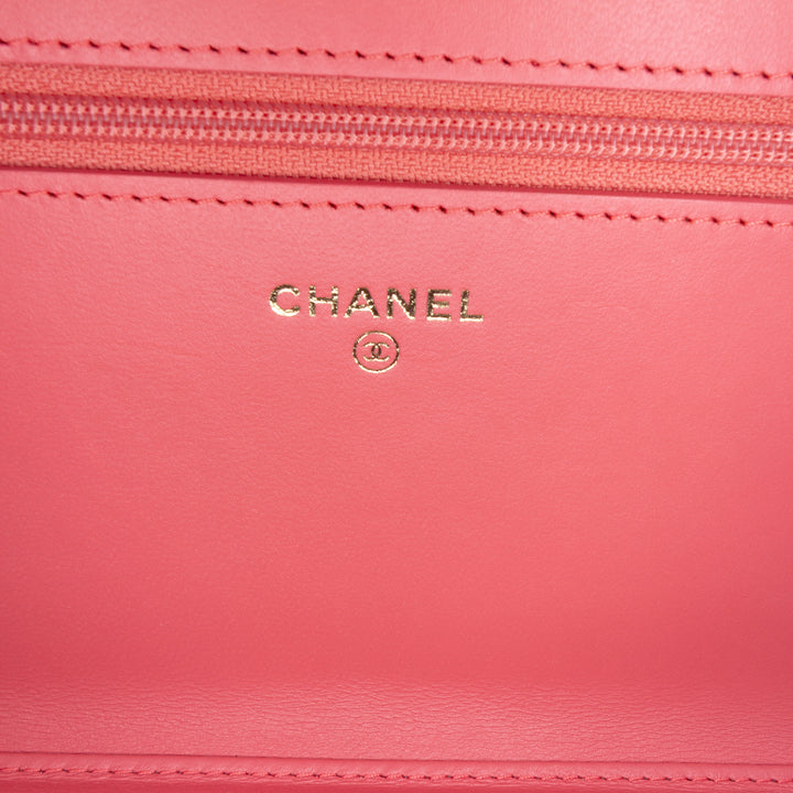 Chanel CC Matelassé Cuir d’agneau Double Stitch Pompon Wallet on Chain