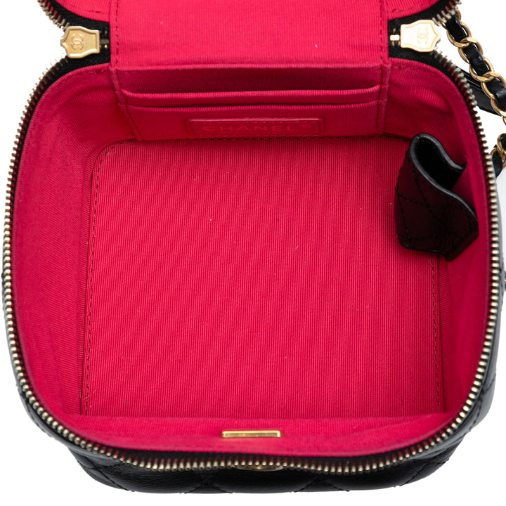 Chanel CC Matelassé Cuir de veau Vanity Étui avec chaîne