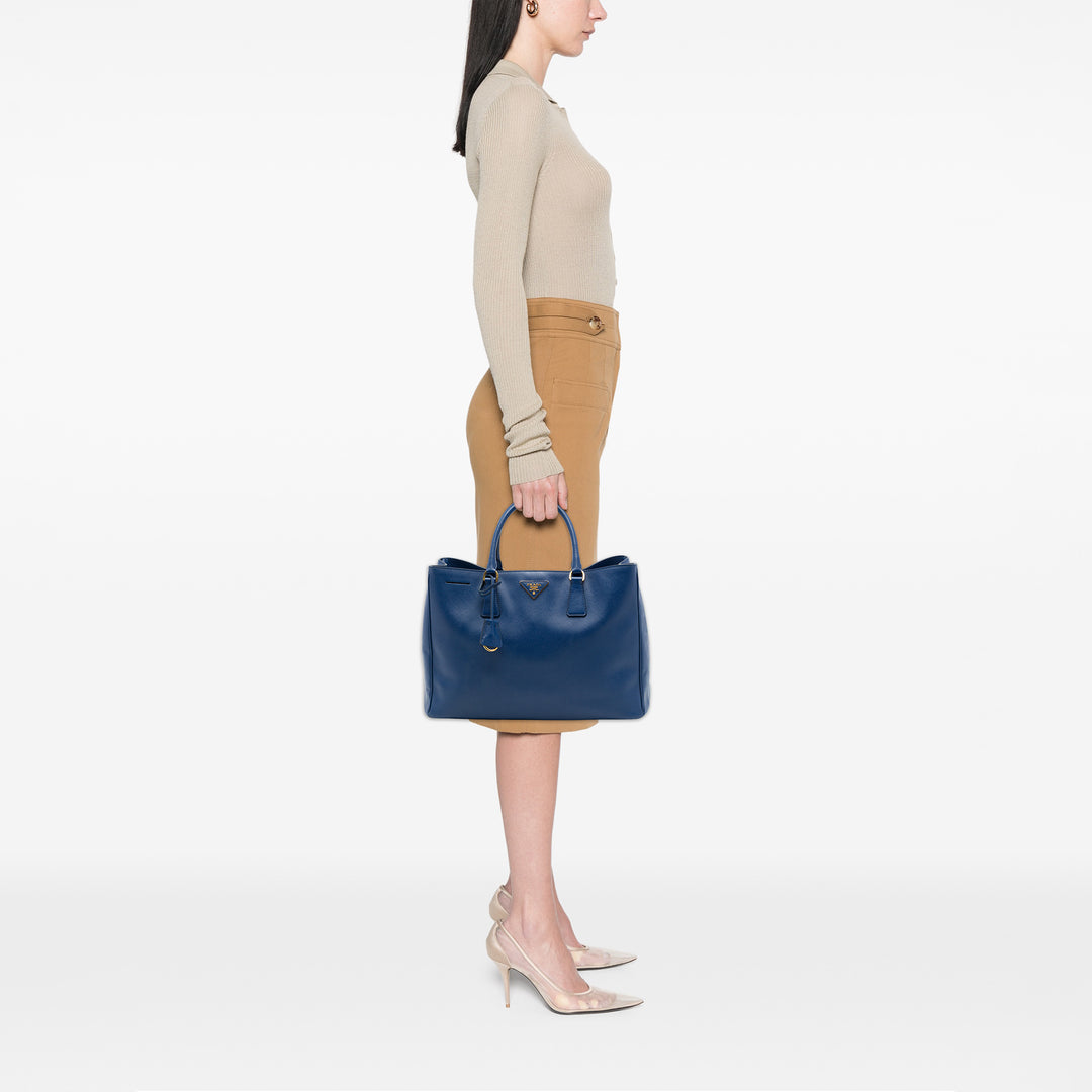 Prada Cabas Lux Gardeners Saffiano Grand Bleu – vue 6 – GABY PARIS