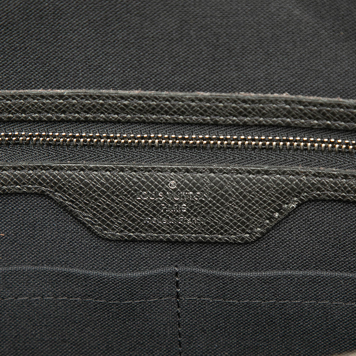 Louis Vuitton Taiga Neo Igor Porte-documents Noir – vue 5 – GABY PARIS