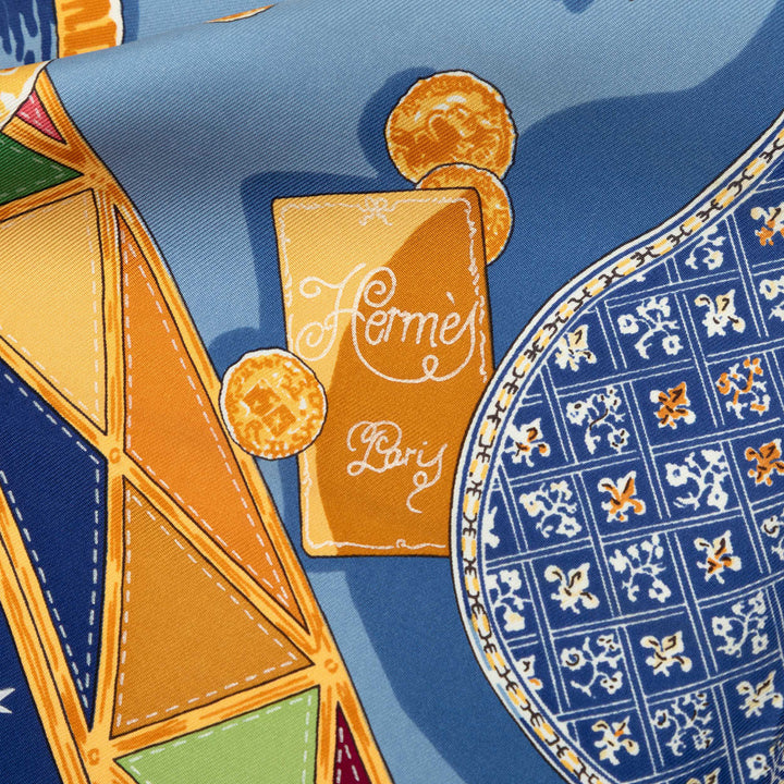 Hermès Carré Au Clair De La Lune 90 Bleu – vue 3 – GABY PARIS