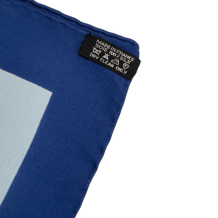 Hermès Carré Au Clair De La Lune 90 Bleu – vue 4 – GABY PARIS