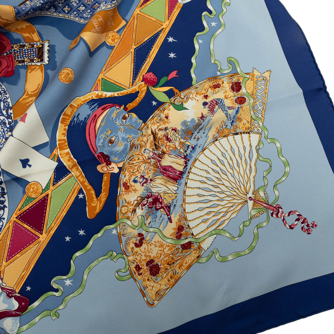 Hermès Carré Au Clair De La Lune 90 Bleu – vue 8 – GABY PARIS