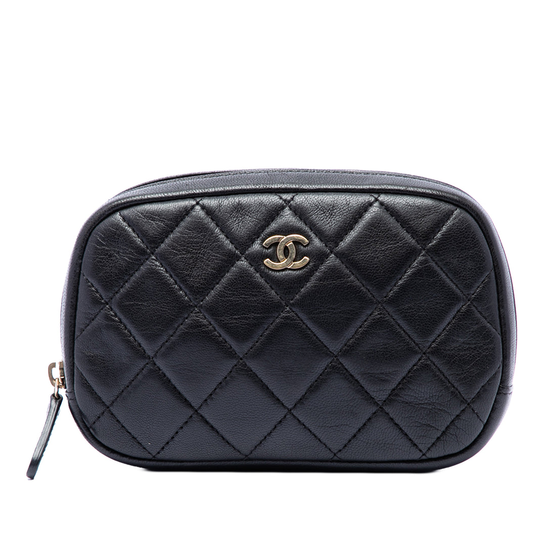 Chanel CC Matelassé Cuir d'agneau Curvy Cosmetic Étui Pochette
