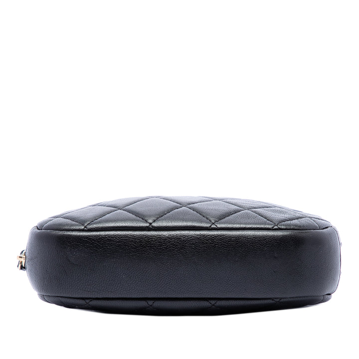 Chanel CC Matelassé Cuir d'agneau Curvy Cosmetic Étui Pochette