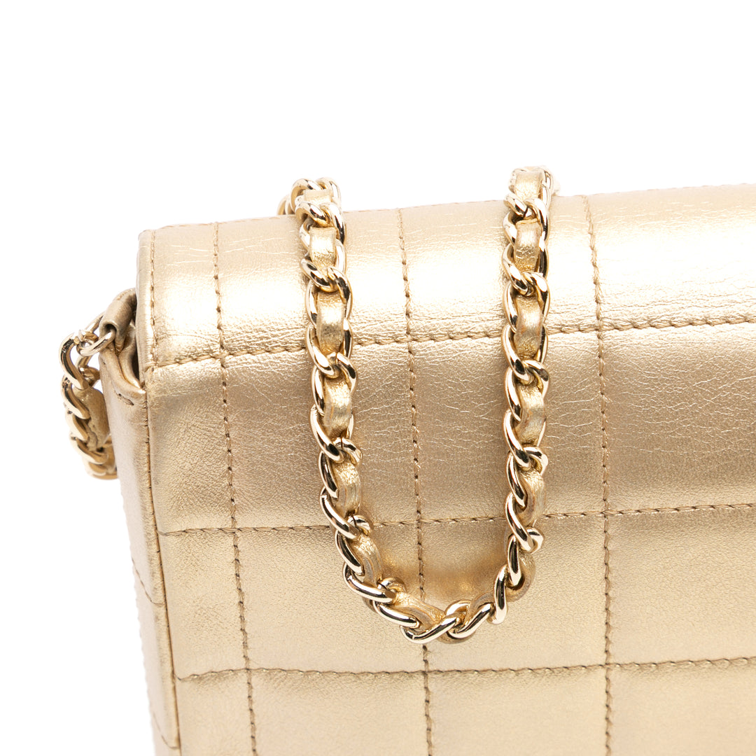 Chanel CC Métallisé Cuir d’agneau Choco Bar East West Flap Doré – GABY PARIS Authentique