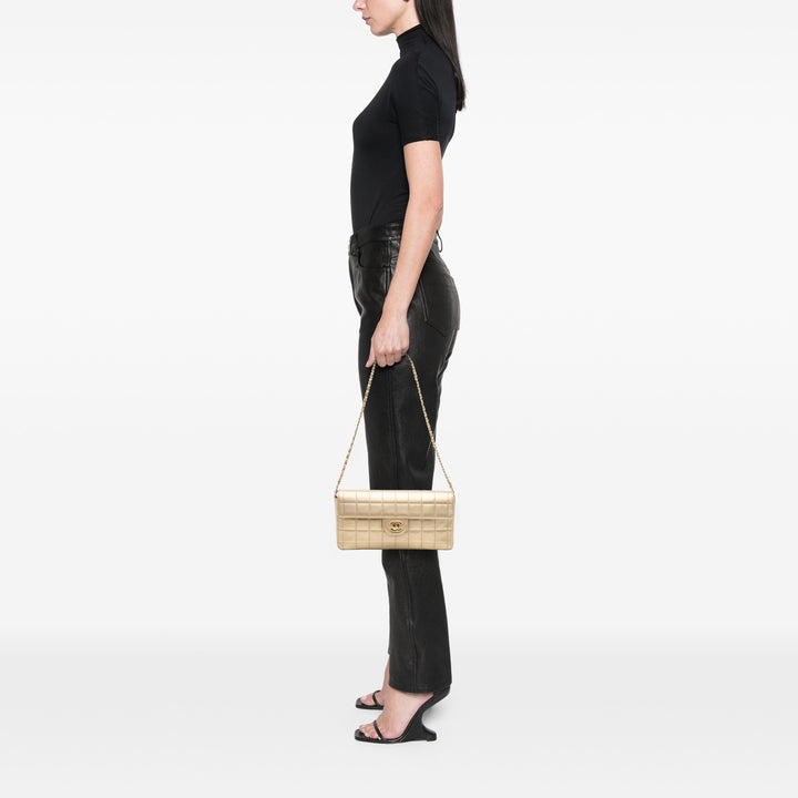 Chanel CC Métallisé Cuir d’agneau Choco Bar East West Flap Doré – GABY PARIS Authentique