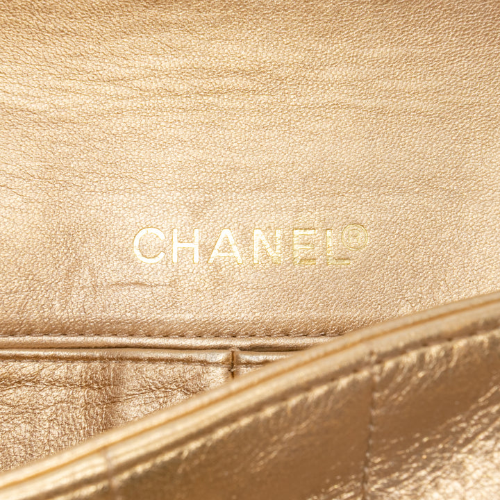 Chanel CC Métallisé Cuir d’agneau Choco Bar East West Flap Doré – GABY PARIS Authentique
