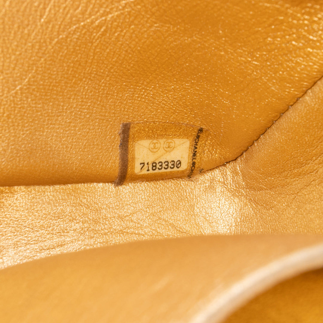 Chanel CC Métallisé Cuir d’agneau Choco Bar East West Flap Doré – GABY PARIS Authentique
