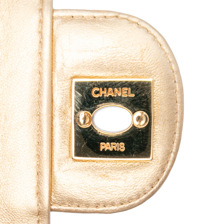 Chanel CC Métallisé Cuir d’agneau Choco Bar East West Flap Doré – GABY PARIS Authentique