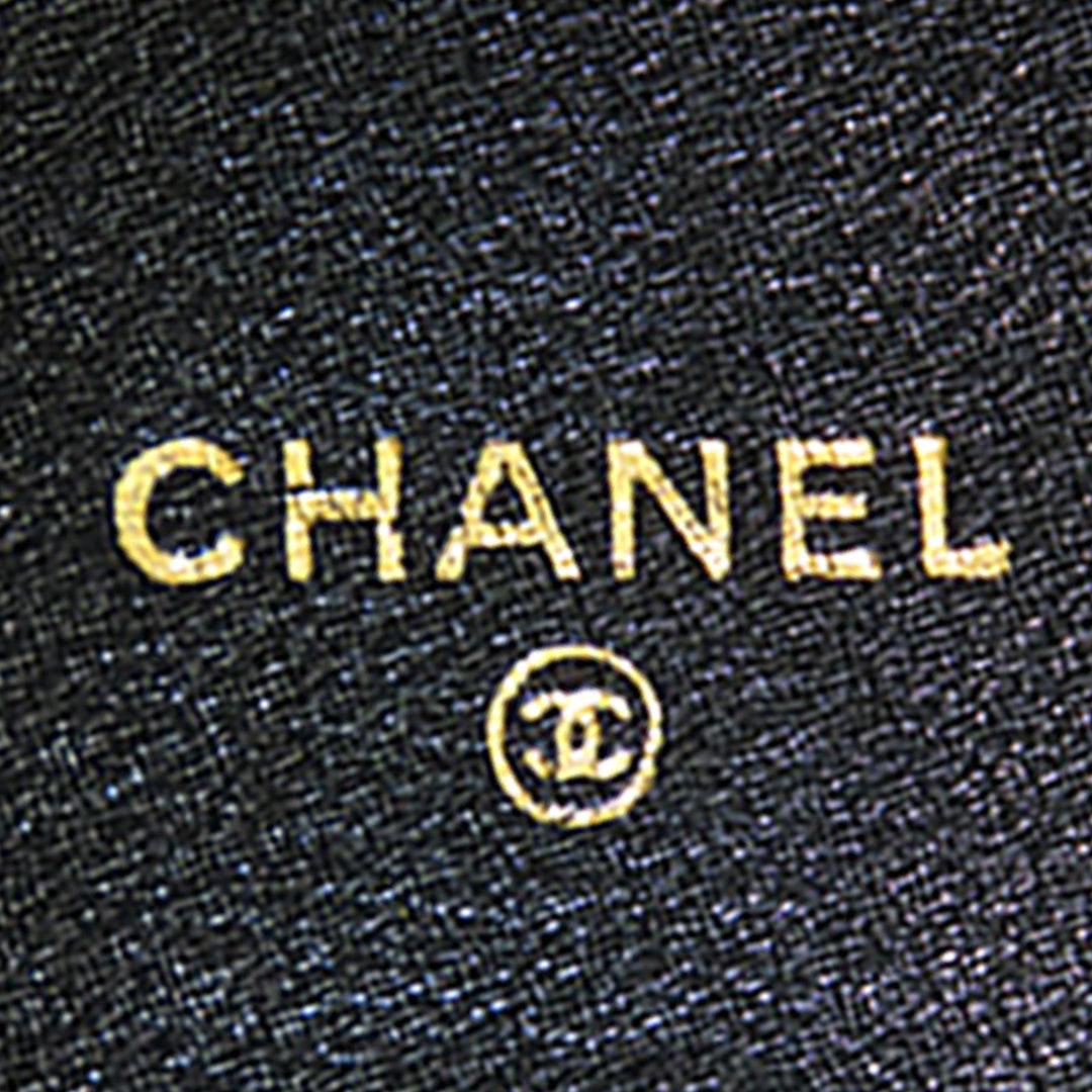 Chanel CC Matelassé Cuir d’agneau Bifold Compact Portefeuille