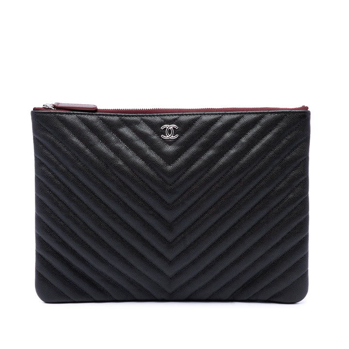 Chanel Pochette CC Chevron O Étui Moyen Cuir caviar Noir – vue principale – GABY PARIS