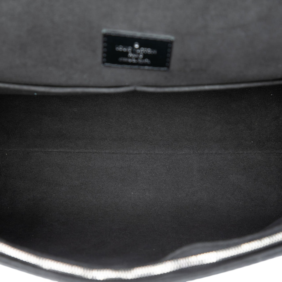 Louis Vuitton Cluny MM Épi Noir – vue 4 – GABY PARIS