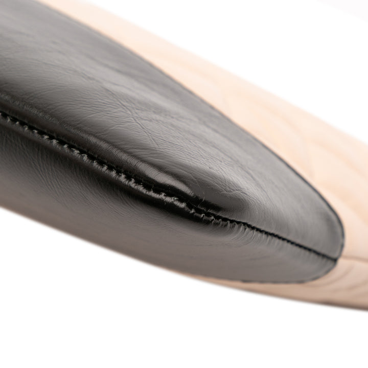 Chanel Large vieilli Cuir de veau Gabrielle O Étui Pochette – GABY PARIS Authentique