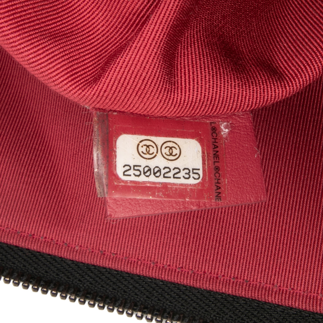 Chanel Large vieilli Cuir de veau Gabrielle O Étui Pochette – GABY PARIS Authentique