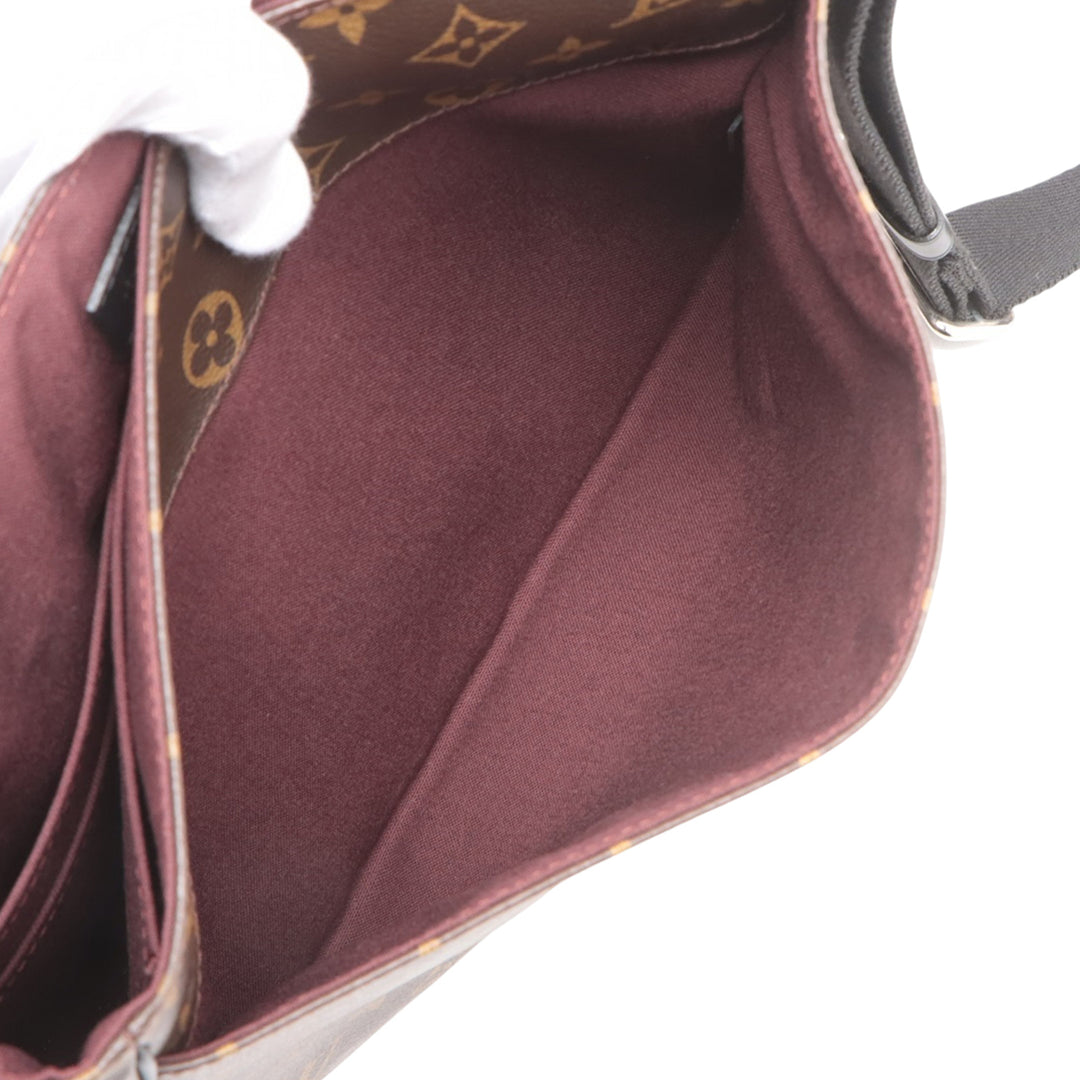Louis Vuitton Monogram Macassar District MM Marron – GABY PARIS Authentique