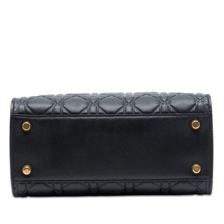 Dior Medium Ultra Matte Cuir de veau Cannage embossé Lady Dior