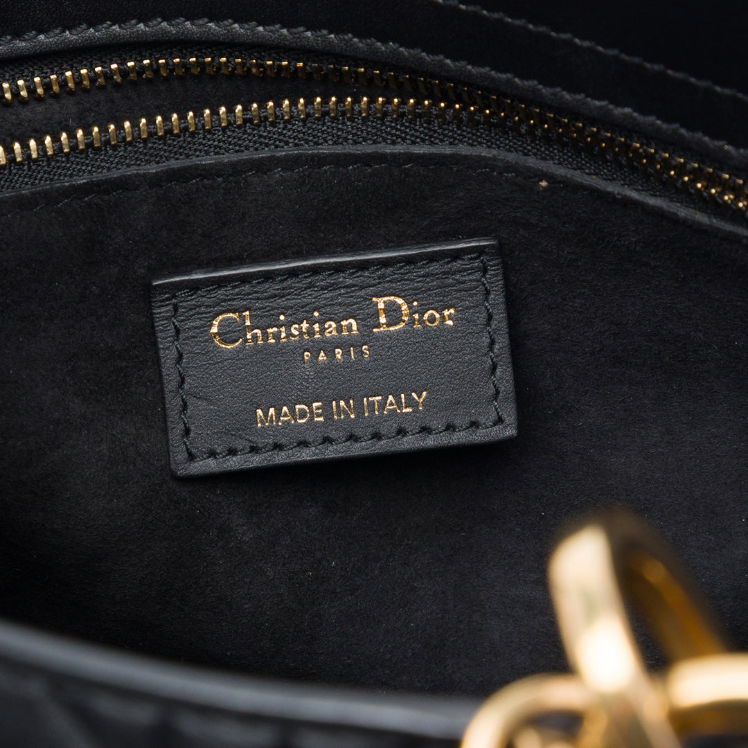 Dior Medium Ultra Matte Cuir de veau Cannage embossé Lady Dior