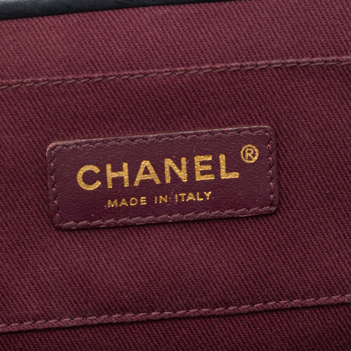 Chanel CC Matelassé Double Stitch Kiss Lock Pochette avec chaîne Cuir d'agneau