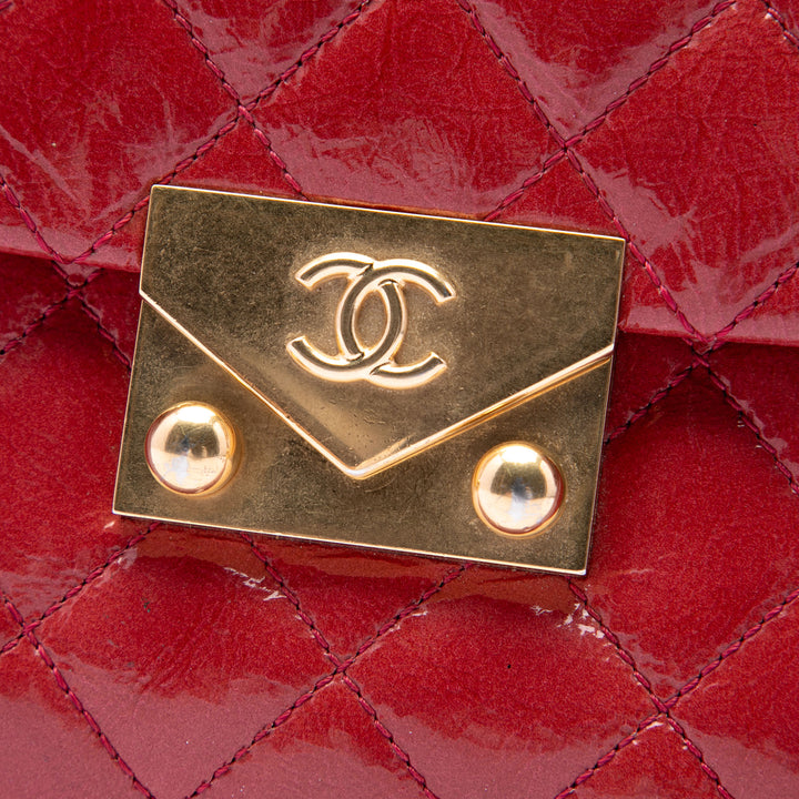 Chanel Matelassé Cuir verni Cuir de chèvre Pagoda Accordion à rabat