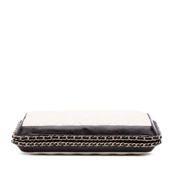 Chanel Bicolor Quilted Cuir d’agneau Chain Around Pochette Blanc – GABY PARIS Authentique