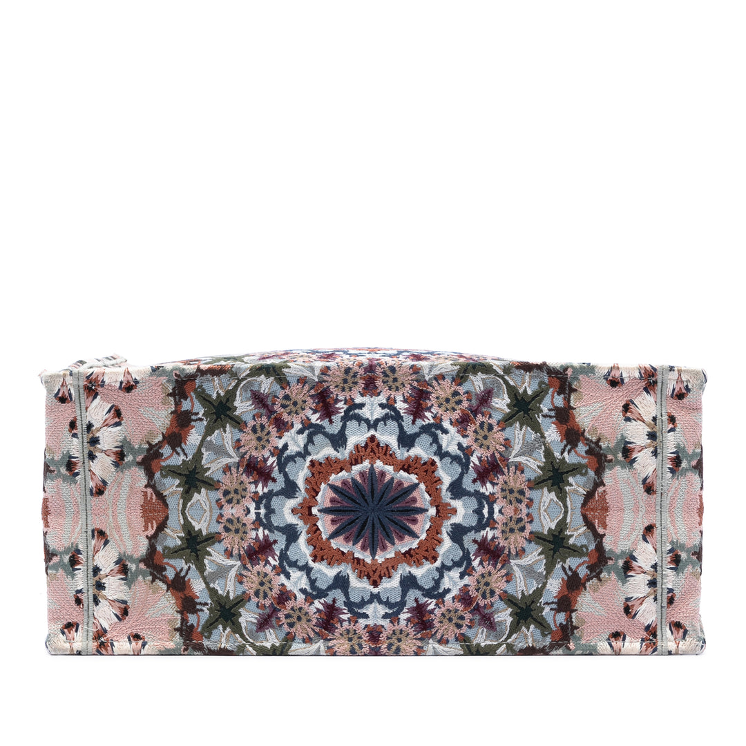 Dior Book Tote brodé KaleiDiorscopic Grand Rose – vue 3 – GABY PARIS