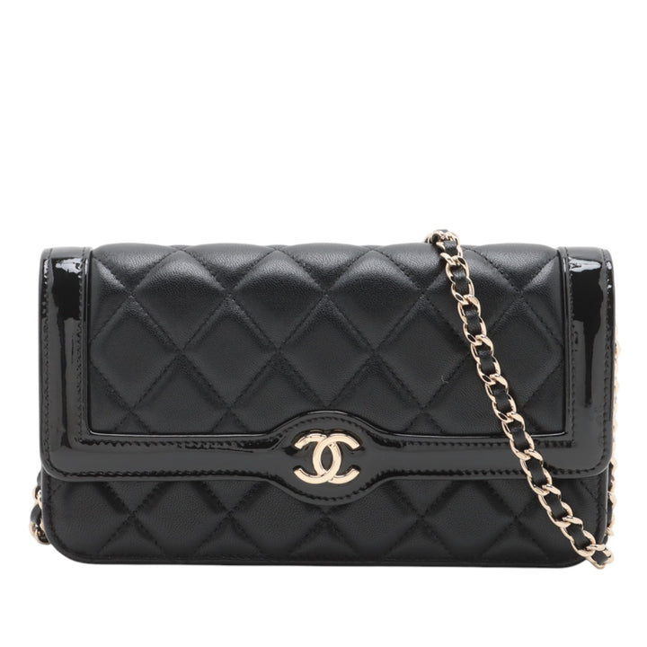 Chanel CC Matelassé Cuir d’agneau et Cuir verni à rabat Phone Holder