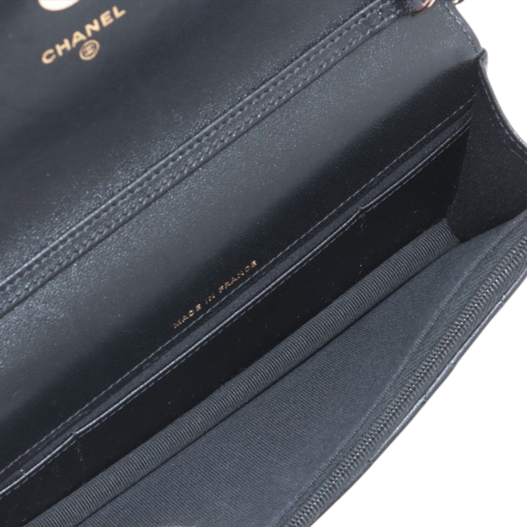 Chanel CC Matelassé Cuir d’agneau et Cuir verni à rabat Phone Holder