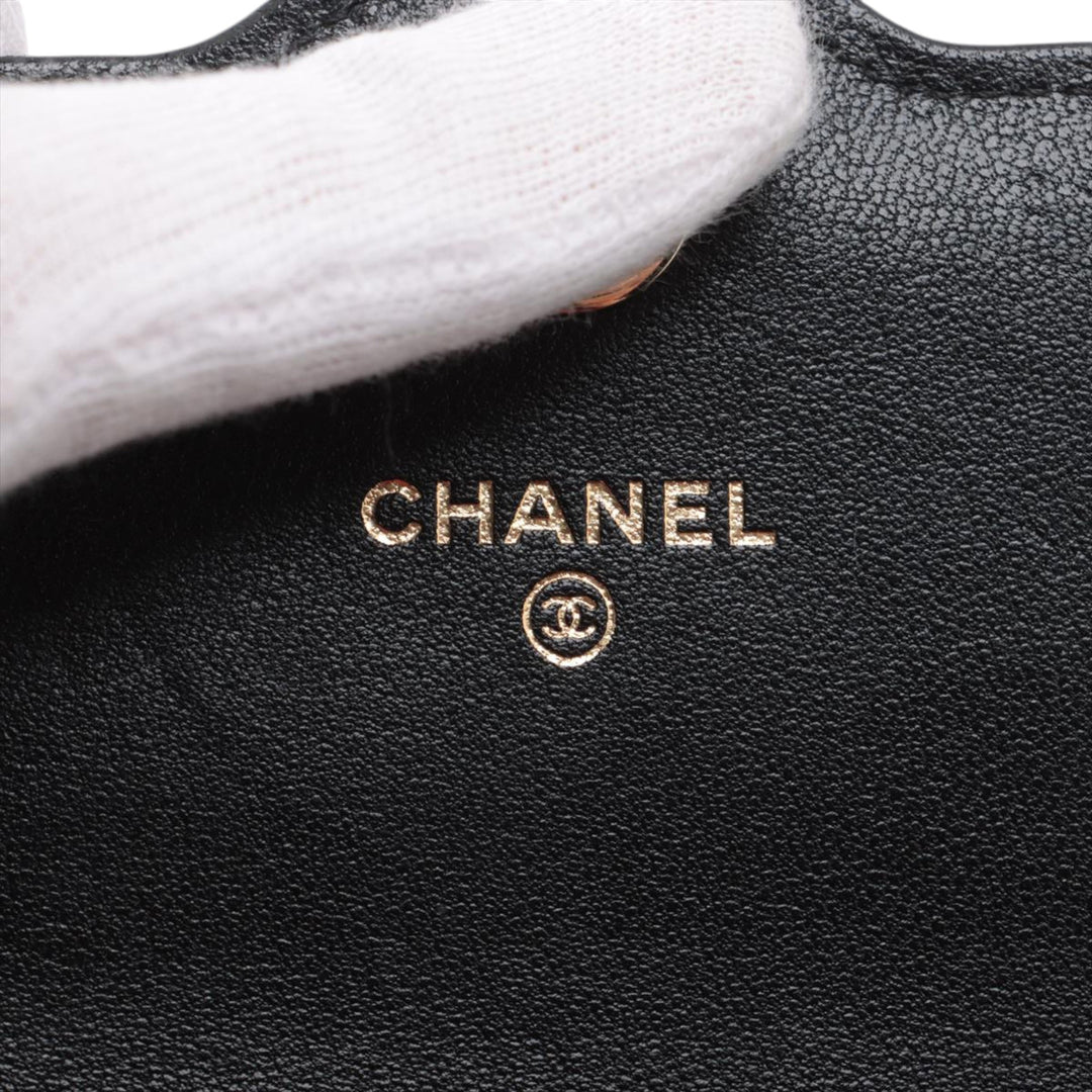 Chanel CC Matelassé Cuir d’agneau et Cuir verni à rabat Phone Holder