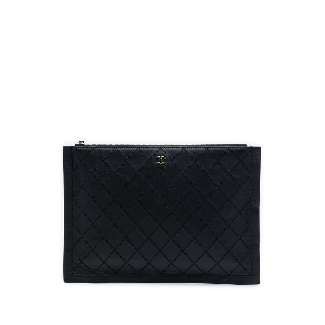 Chanel Large Matelassé Surpiqué Cuir de veau Zip Pochette