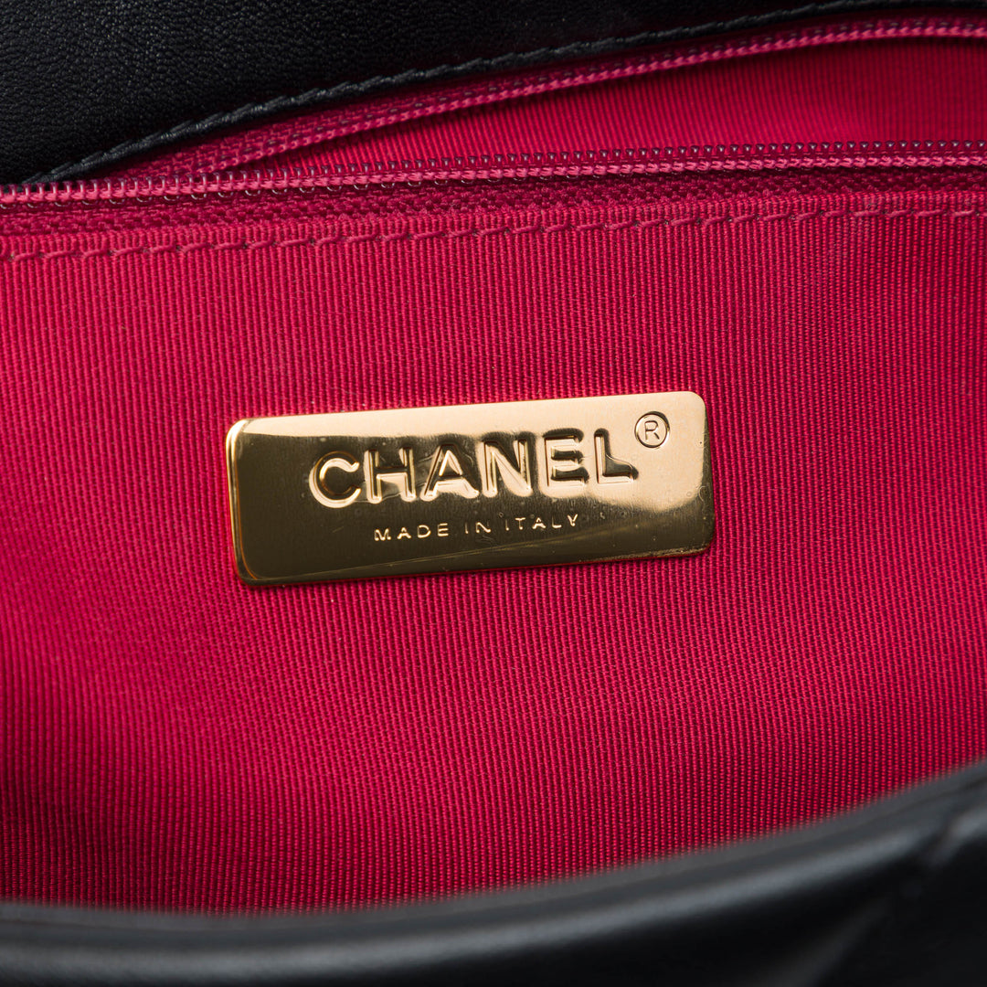 Chanel 19 à rabat Maxi Cuir d'agneau Noir – vue 5 – GABY PARIS