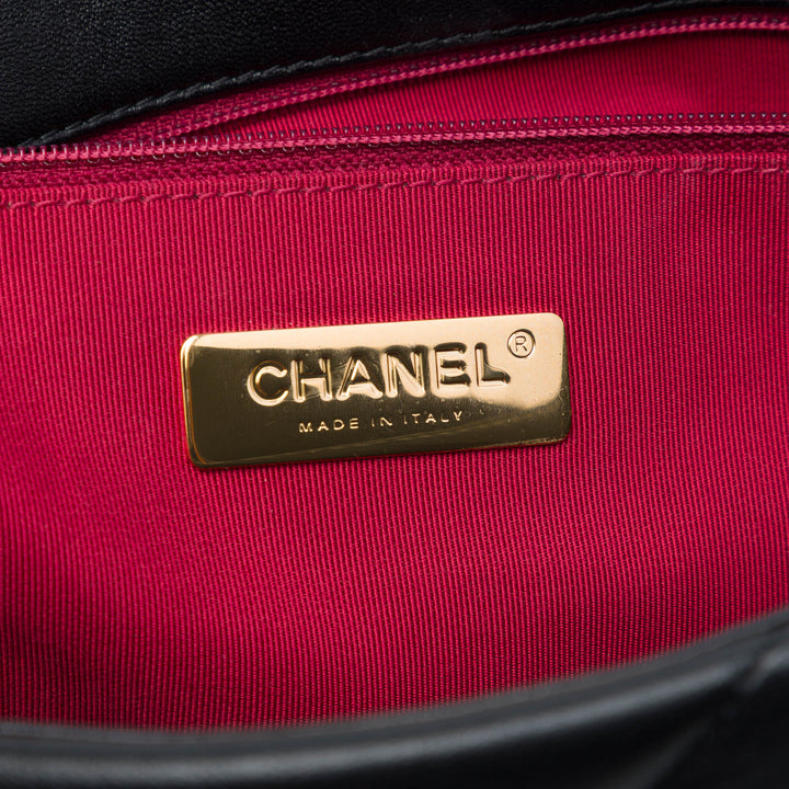 Chanel 19 à rabat Maxi Cuir d'agneau Noir – vue 5 – GABY PARIS
