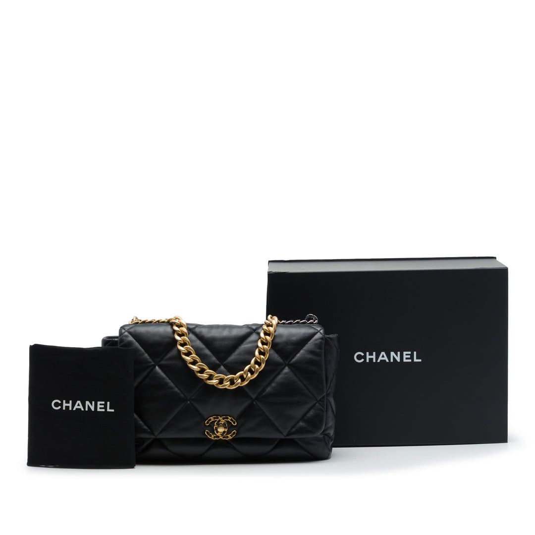 Chanel 19 à rabat Maxi Cuir d'agneau Noir – vue 7 – GABY PARIS