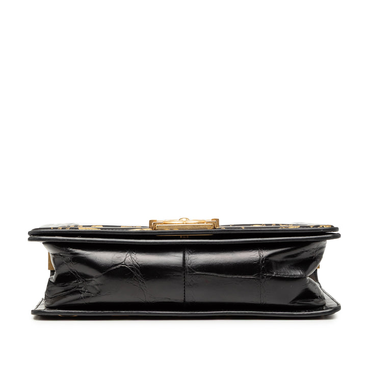 Chanel Medium Croc embossé Cuir Graffiti Cocodile Boy à rabat