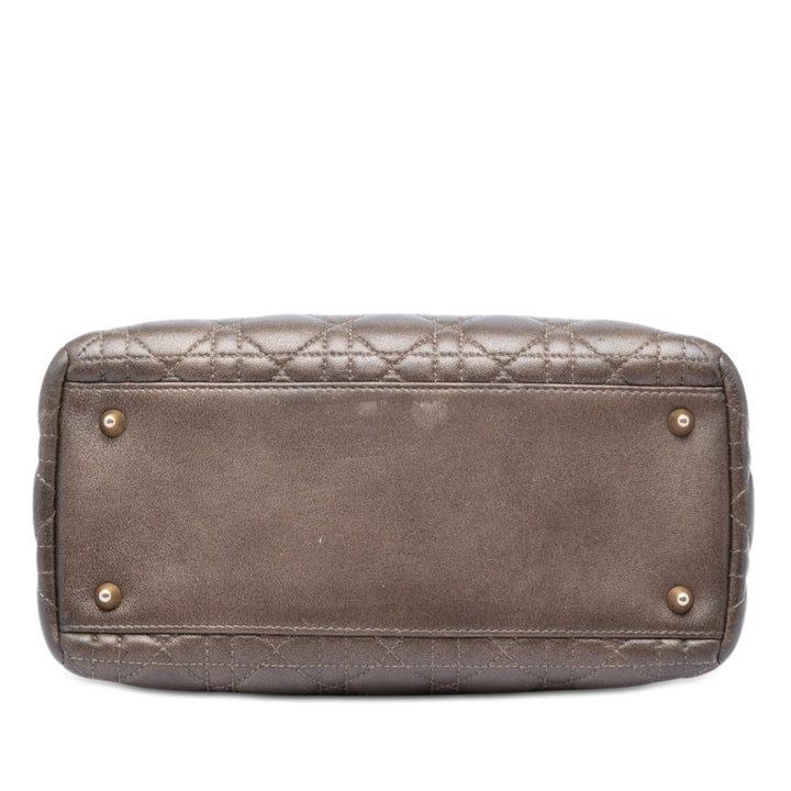 Dior Medium Metallic Cuir d’agneau Cannage Lady Dior