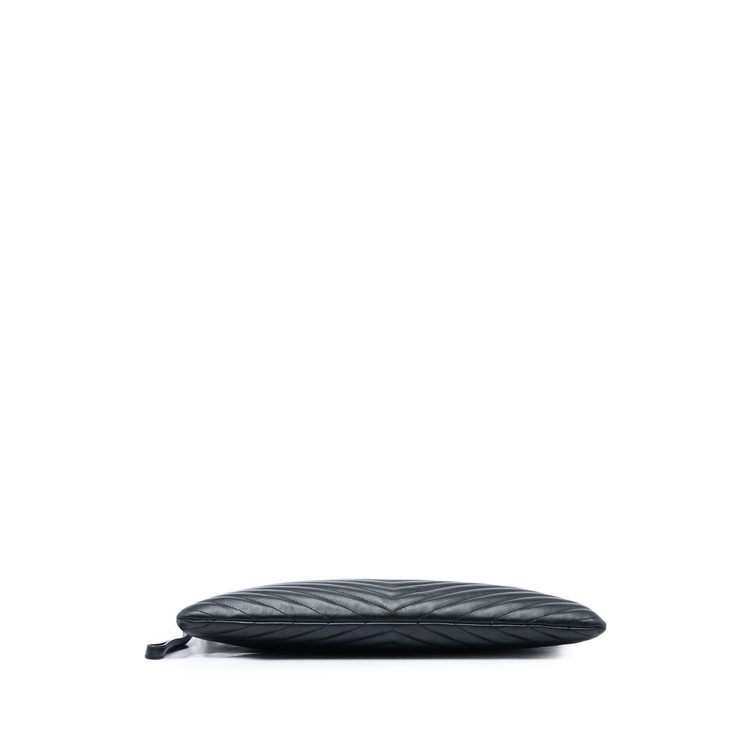 Saint Laurent Étui Chevron Cassandre Document Cuir de veau Noir – vue 3 – GABY PARIS