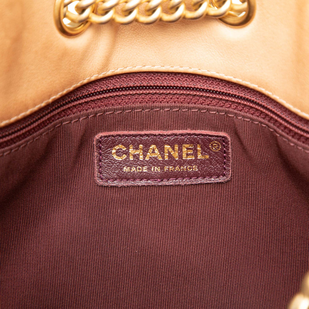 Chanel CC Matelassé On My Shoulder Sac à cordon seau Grand Cuir de veau