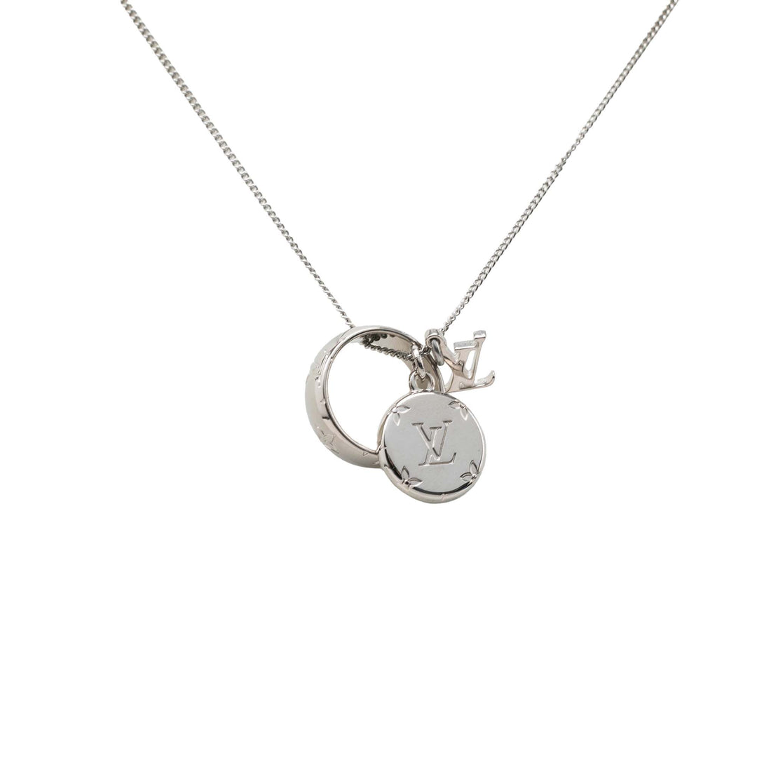 Louis Vuitton Collier Pendant Monogram Argenté – vue 2 – GABY PARIS