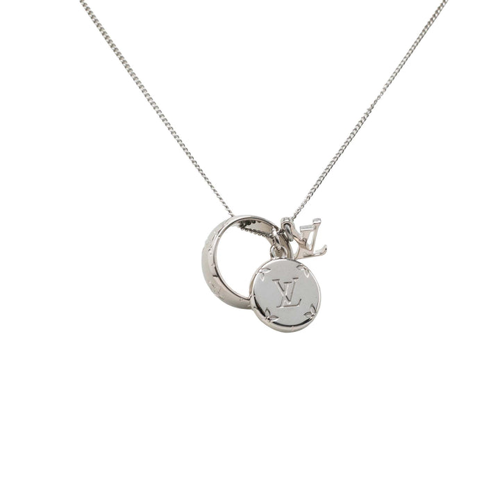 Louis Vuitton Collier Pendant Monogram Argenté – vue 2 – GABY PARIS