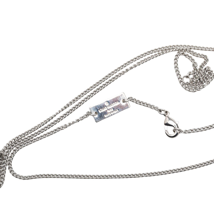 Louis Vuitton Collier Pendant Monogram Argenté – vue 6 – GABY PARIS