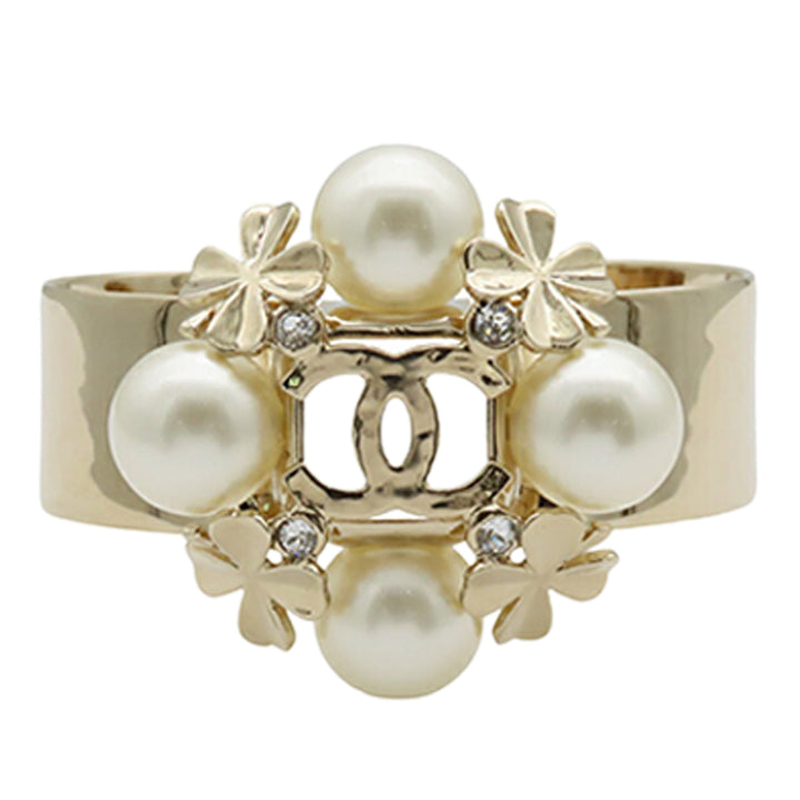 Chanel CC plaqué Perles fantaisie Clover Cuff Bracelet