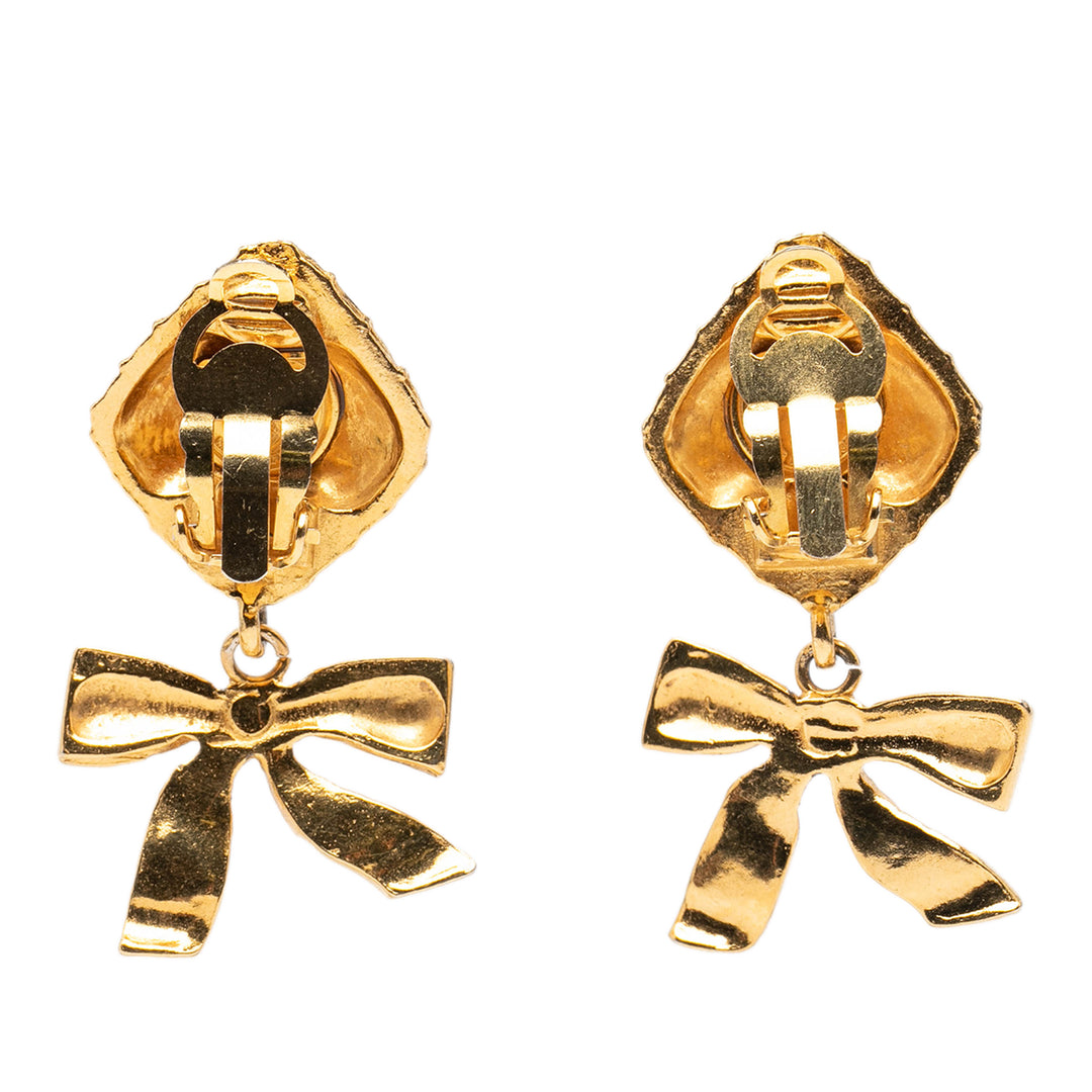 Chanel plaqué Matelassé Diamond Ribbon Clip on Boucles d’oreilles