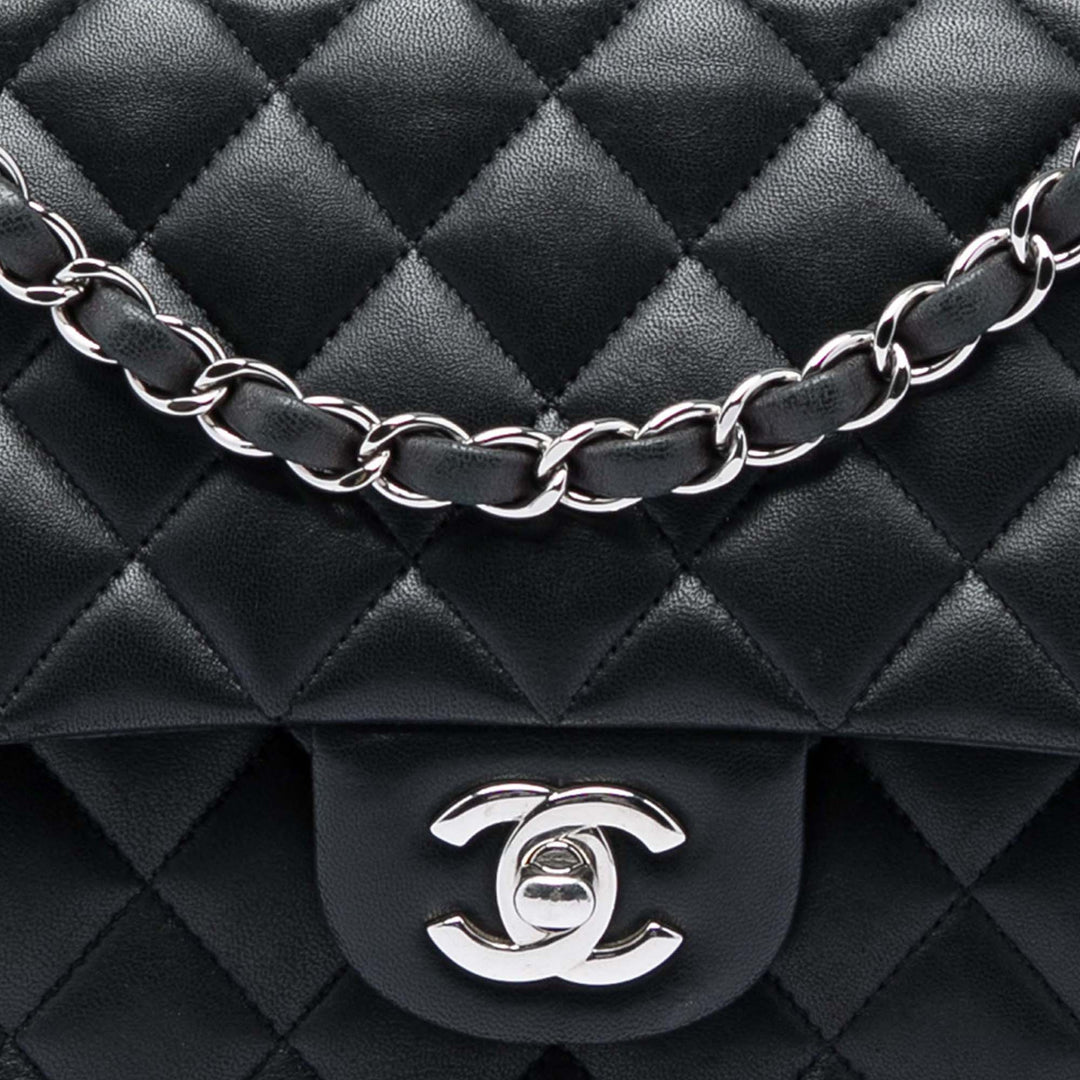 Chanel Medium Classic Cuir d’agneau Double rabat