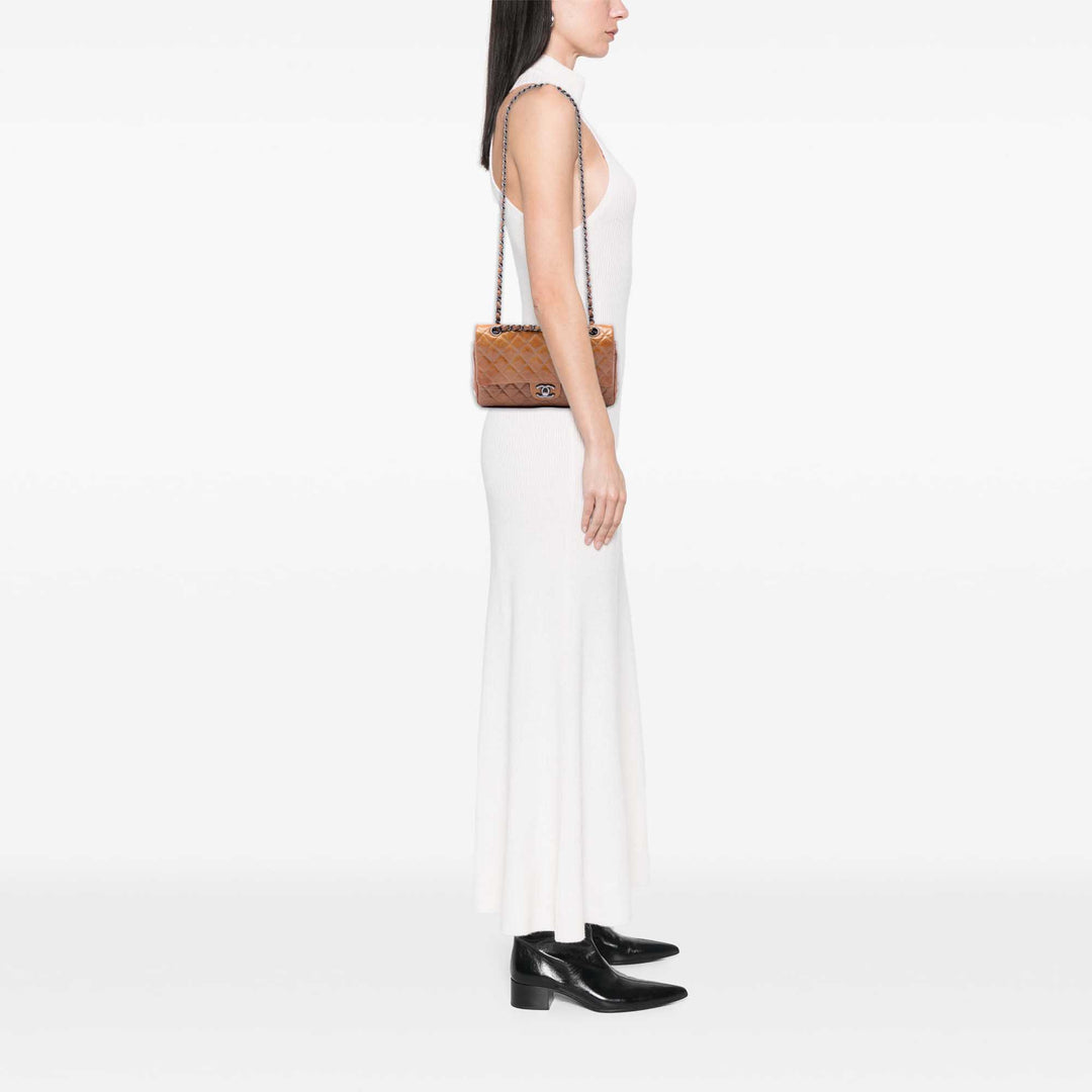 Chanel Medium Classic froissé Cuir verni Double rabat