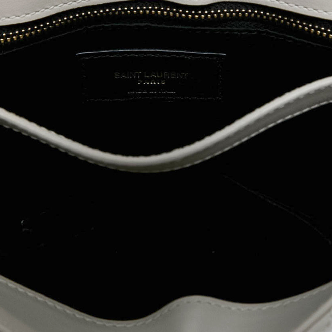 Saint Laurent Matelasse LouLou Sac Toy Cuir de veau Blanc – vue 4 – GABY PARIS