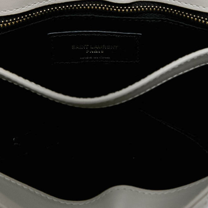Saint Laurent Matelasse LouLou Sac Toy Cuir de veau Blanc – vue 4 – GABY PARIS