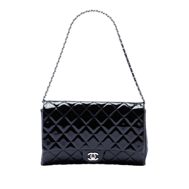 Chanel CC Matelassé Cuir verni Pochette avec chaîne